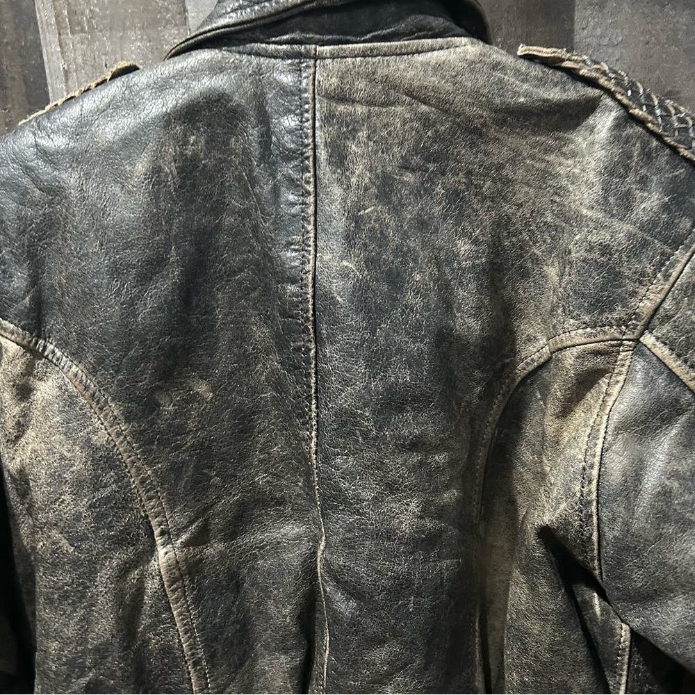 Women Leather Jacket - Picture 9 of 11